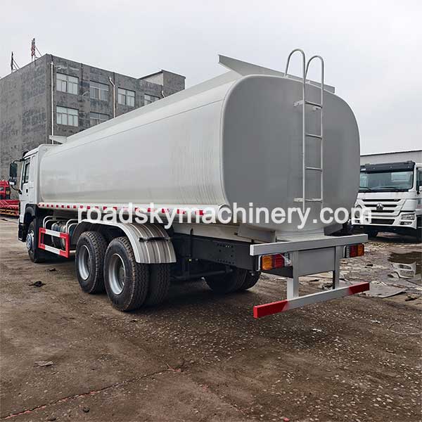 Used HOWO 6×4 Fuel Tanker Truck Used HOWO 6×4 Fuel Tanker Truck