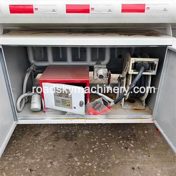 Used HOWO 6×4 Fuel Tanker Truck Details