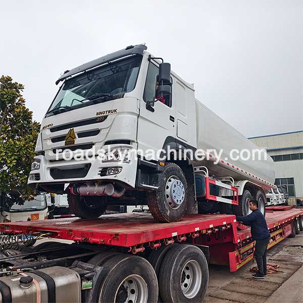 Used HOWO 6×4 Fuel Tanker Truck Shipping to Customer