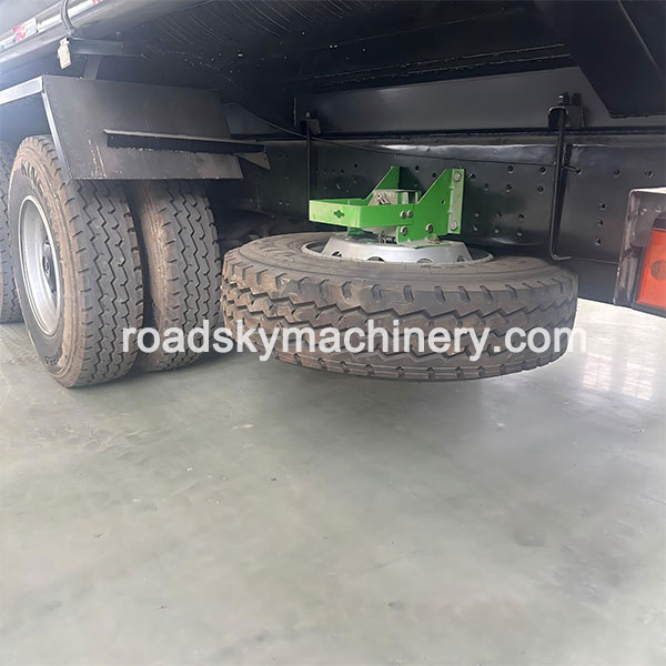 Used Shacman Fuel Tanker Truck Details