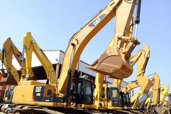 Inspect the Used Excavator After Arrival