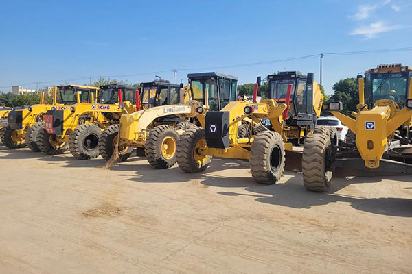 Verify the Steering System of a Used Motor Grader