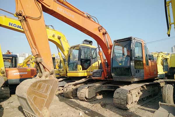 How Operating Hours Affect Used Excavator Price